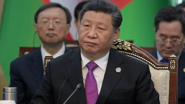 Си Цзинпин пристигна в Северна Корея