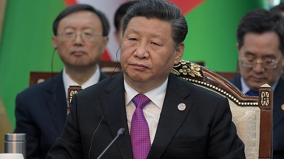 Си Цзинпин пристигна в Северна Корея