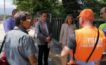 Фандъкова бясна на „замесени в далавери“ критици