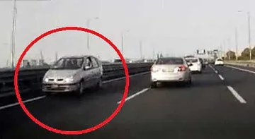 Вижте луд българин в насрещното в Италия!