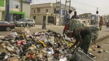 Троен самоубийствен атентат  в Нигерия