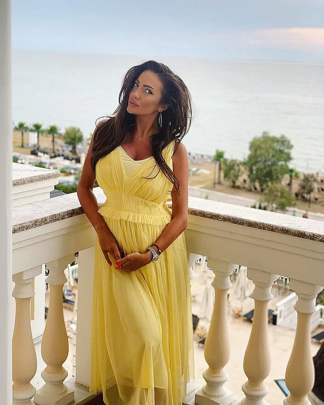 Златка Райкова показа наедряло коремче