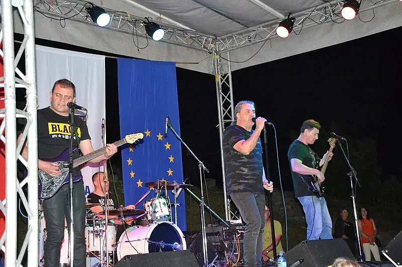 Стотици пяха с Б.Т.Р. в "Нощта на Орфей"