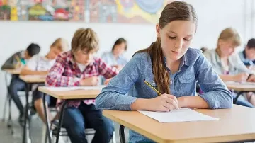 Седмокласниците на матура по български