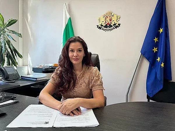 Болници подкрепят директорката на ИАМН Иванка Динева