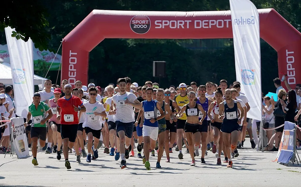 Йоло Николов и Милица Мирчева спечелиха „Пазарджик рън"