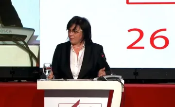 Нинова пред Конгреса: Поводът за кризата съм аз
