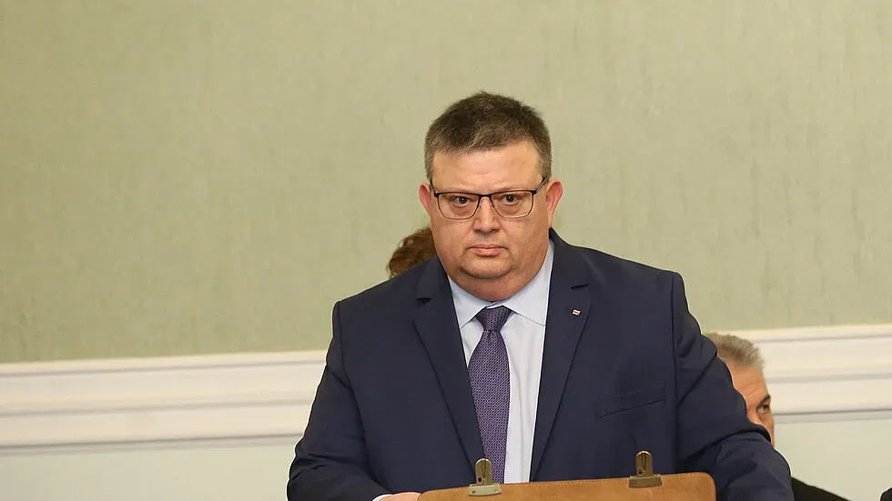 140 от висшия ешелон разследвани за корупция