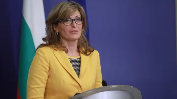 Захариева: Осъждаме нападението в Оманския залив