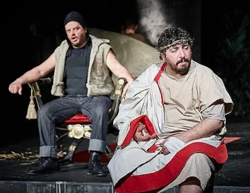 Иван Лечев свири пред римски император