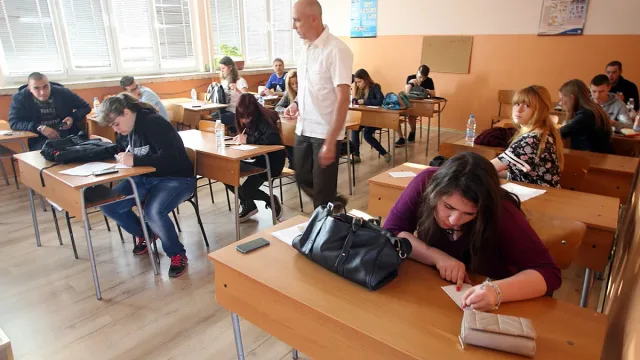 Верните отговори на матурата за 12 клас