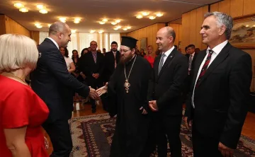 Румен Радев поздрави лично българите в Унгария