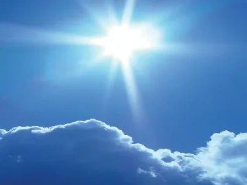 Слънчев и горещ петък