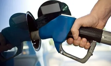 Протестиращи срещу цените на бензина заплашват с блокади