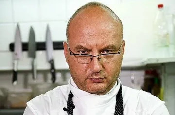 Шеф Манчев свалил гаджето си с кашкавал