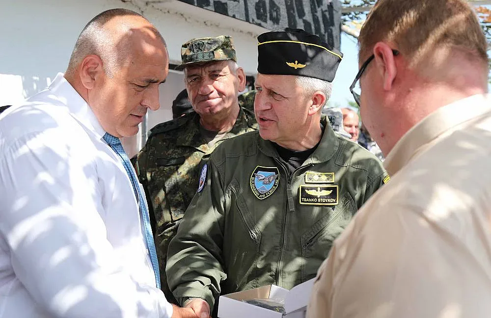 Борисов получи пистолет "Макаров"  за ЧРД