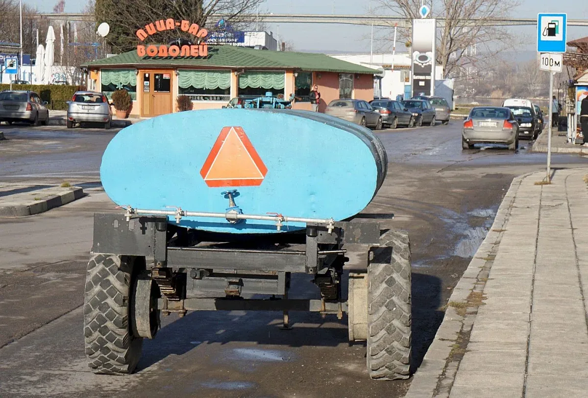 Водоноски спасяват гражданите на Стрелча