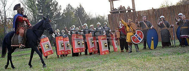 Император приема парада на легионите в Разград