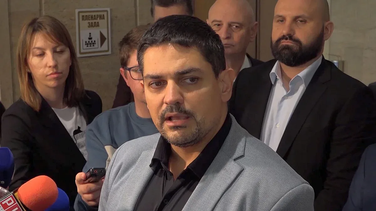 Радостин Василев бесен на "Възраждане" за вота: Празни приказки!