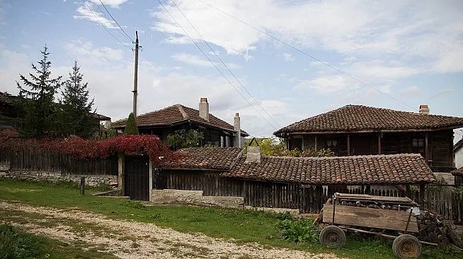 Проверяват басейните в къщите за гости