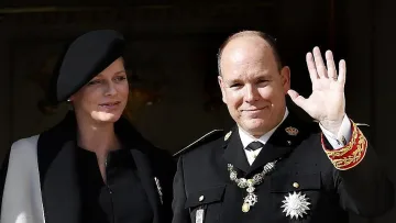 Поздрав с авторали от принц Албер Втори