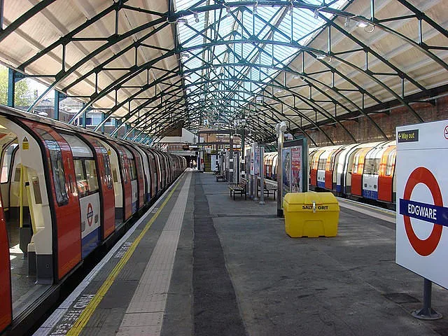 Румънци правят фалшиви карти за транспорт в Лондон