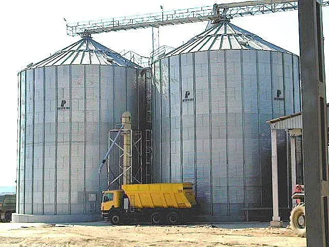Мъж пострада в зърнобаза в Шуменско