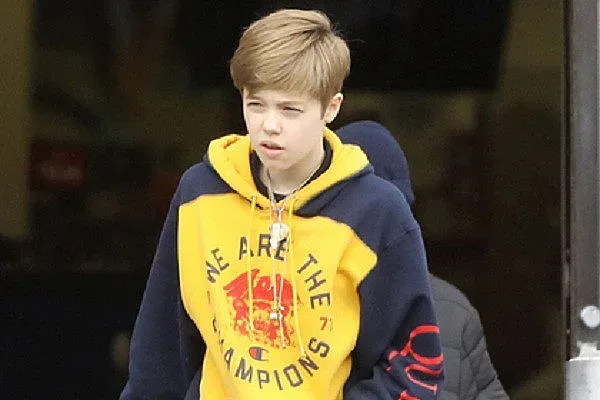 Дъщерята на Джоли се подготвя да й бъде син