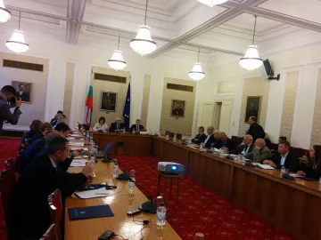 Комисия: От 1 юли левче субсидия за партиите