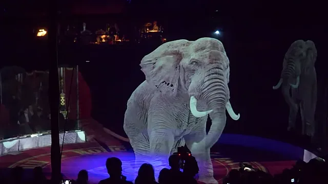 Цирк заменя животните с холограми