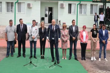 Министър Кралев даде старт на ремонта на стадиона в Пазарджик