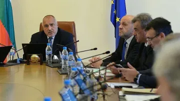 Социалната пенсия за старост скача със 7 лв.