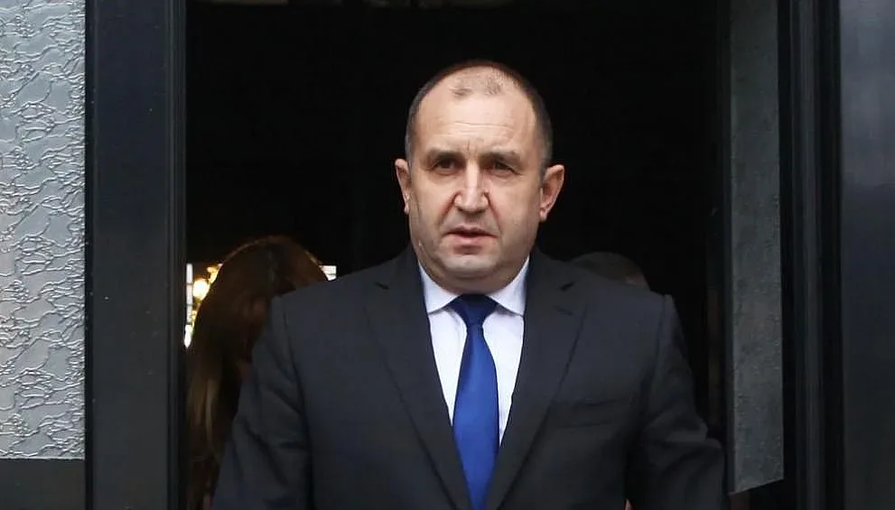 Радев обжалва Закона за държавната собственост