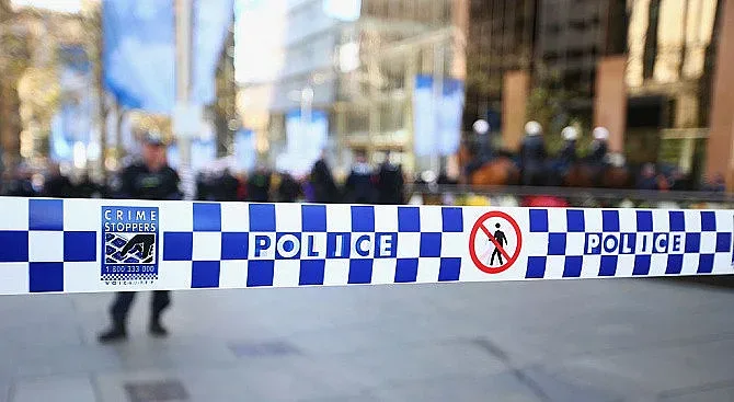 Въоръжен стреля в хотел в Австралия