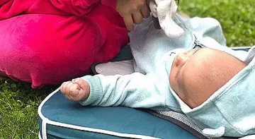 Поли Генова показа сина си