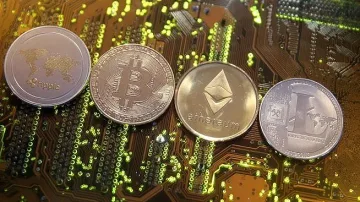 Биткойнът се пробуди, ще стигне ли $12 000?