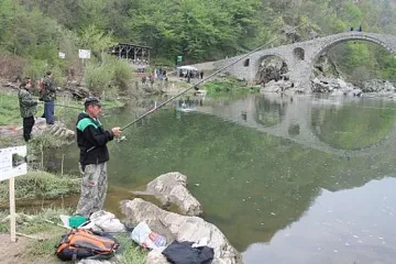 Ардино кани на риболовен фест
