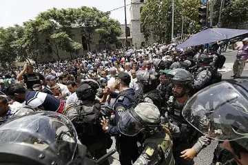 Сблъсъци между израелски сили и мюсюлмани