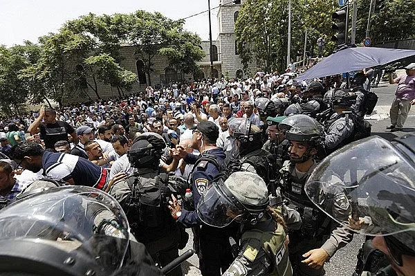 Сблъсъци между израелски сили и мюсюлмани