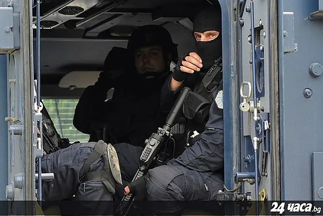 Взривиха кафене в Косово
