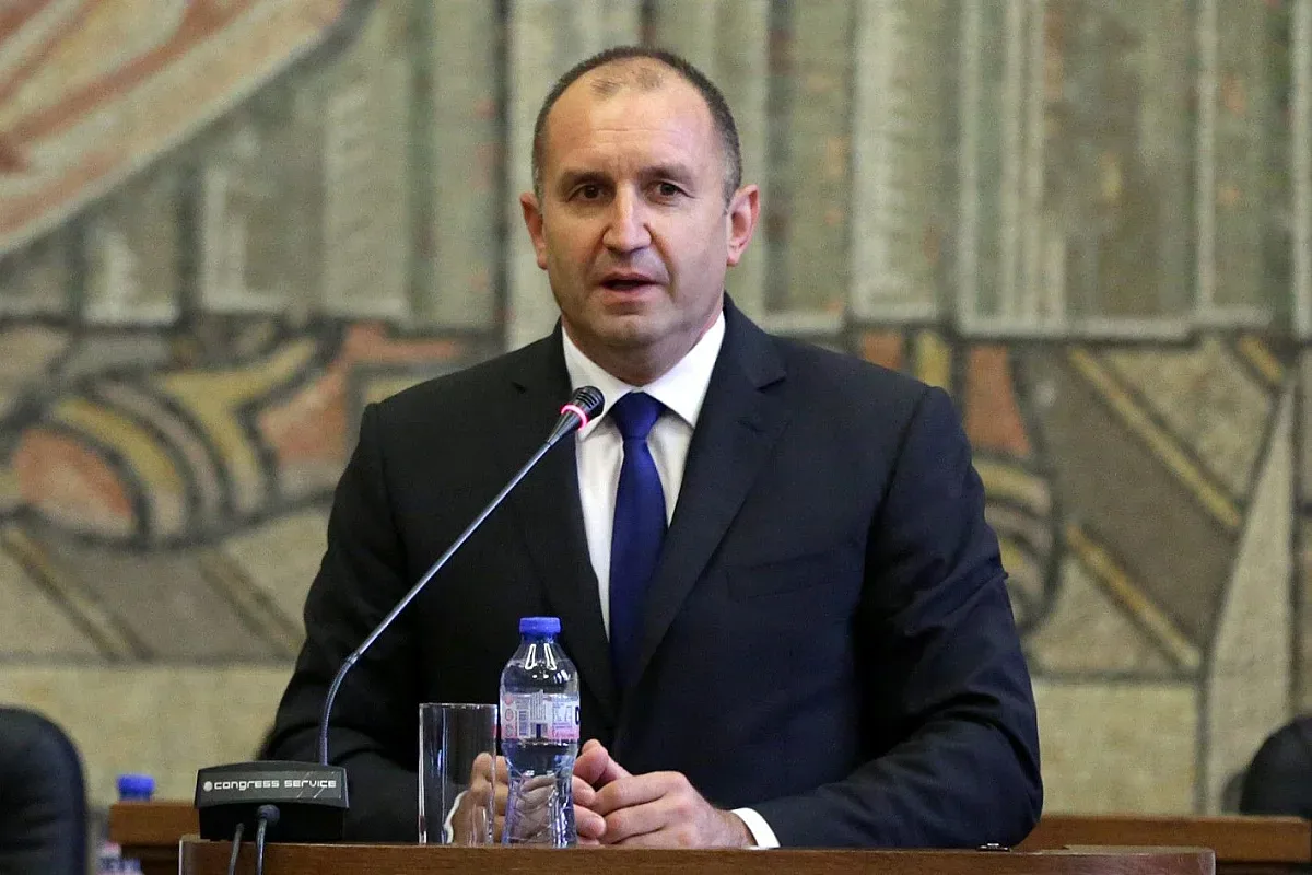 Радев: ГЕРБ и БСП да гледат хората