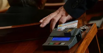 Белова смени Танева в земеделската комисия