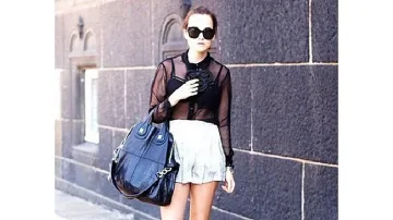 Компания плаща бонуси за къси поли