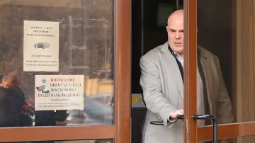 Гешев: Олигарх атакува прокуратурата ни от Белград