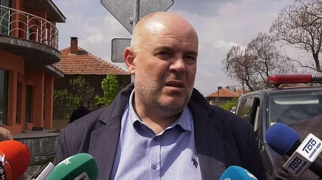 15 ареста в Монтана за рекет, палежи и наркотици