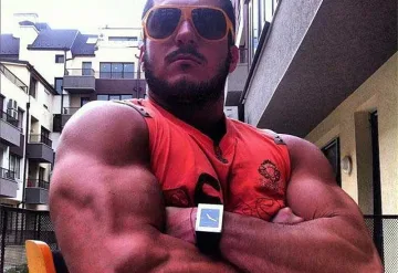 Мартин Антов с белезници след акцията в Монтана