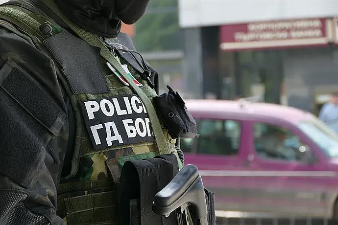 Акция на ГДБОП и жандармерия върви в Монтана