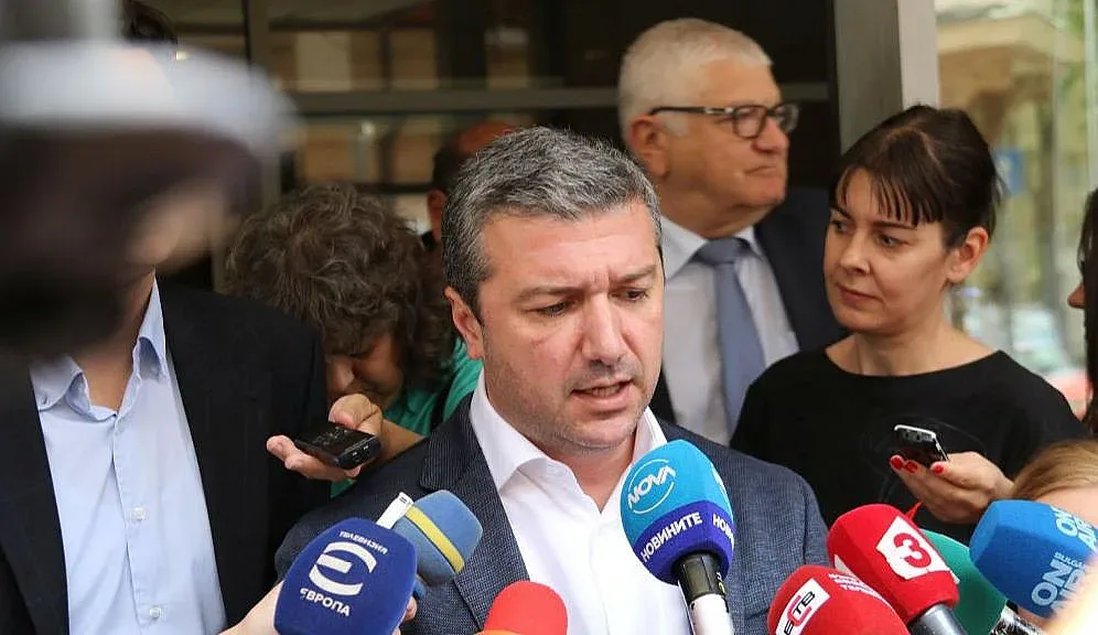 Социалистите се връщат в парламента