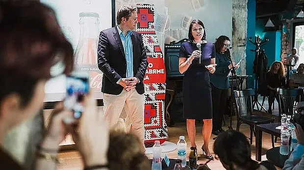 Кока-Кола пести вода, енергия и калории