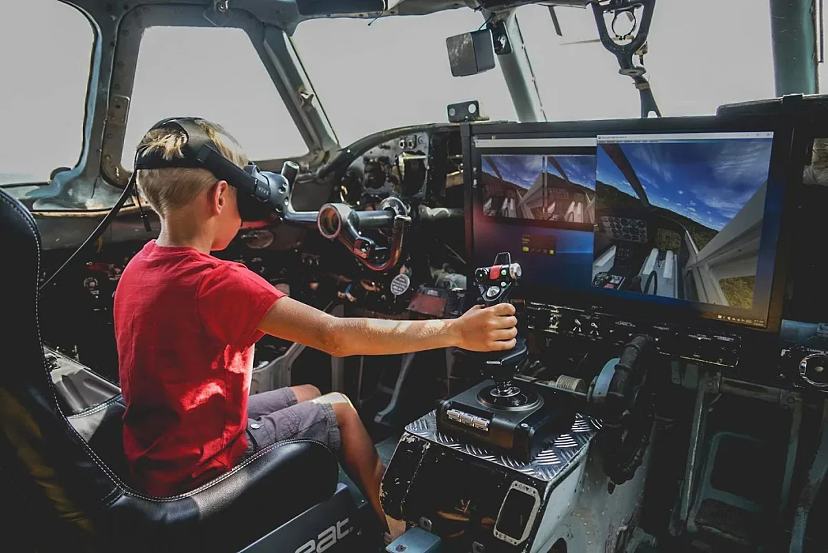 Деца-пилоти в Бургас за 1 юни